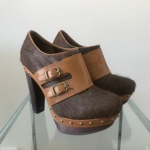 MINT condition - UGG “illana” cowhair mules